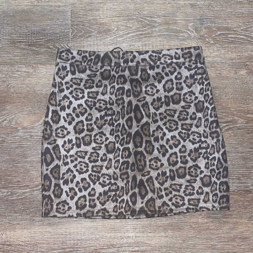 Superdown Size S Cheetah Print Skirt
